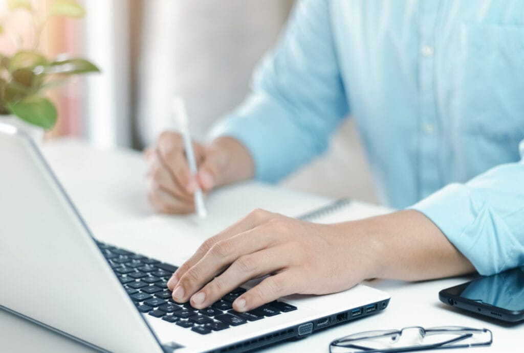 InsuRabbit-Blog-Image-2_5-clever-ways-to-save-money-on-business-insurance