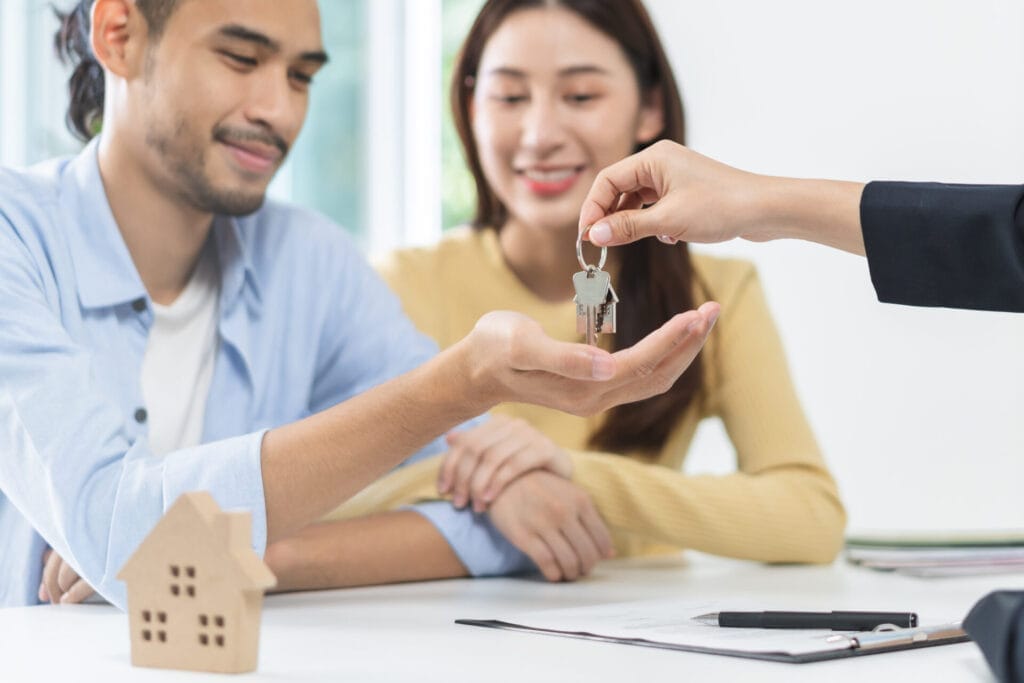 InsuRabbit_When should I buy homeowners insurance when buying a new home?_Image 1